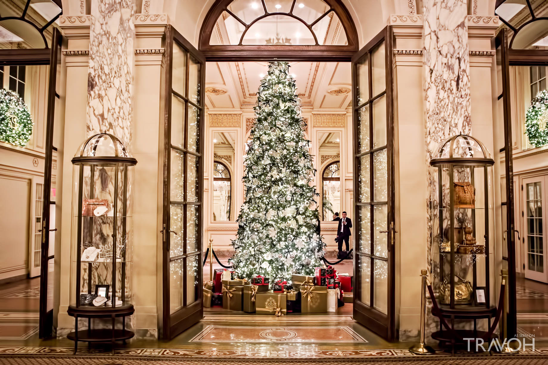 Santa at the Plaza Hotel – 768 5th Ave, New York, NY, USA