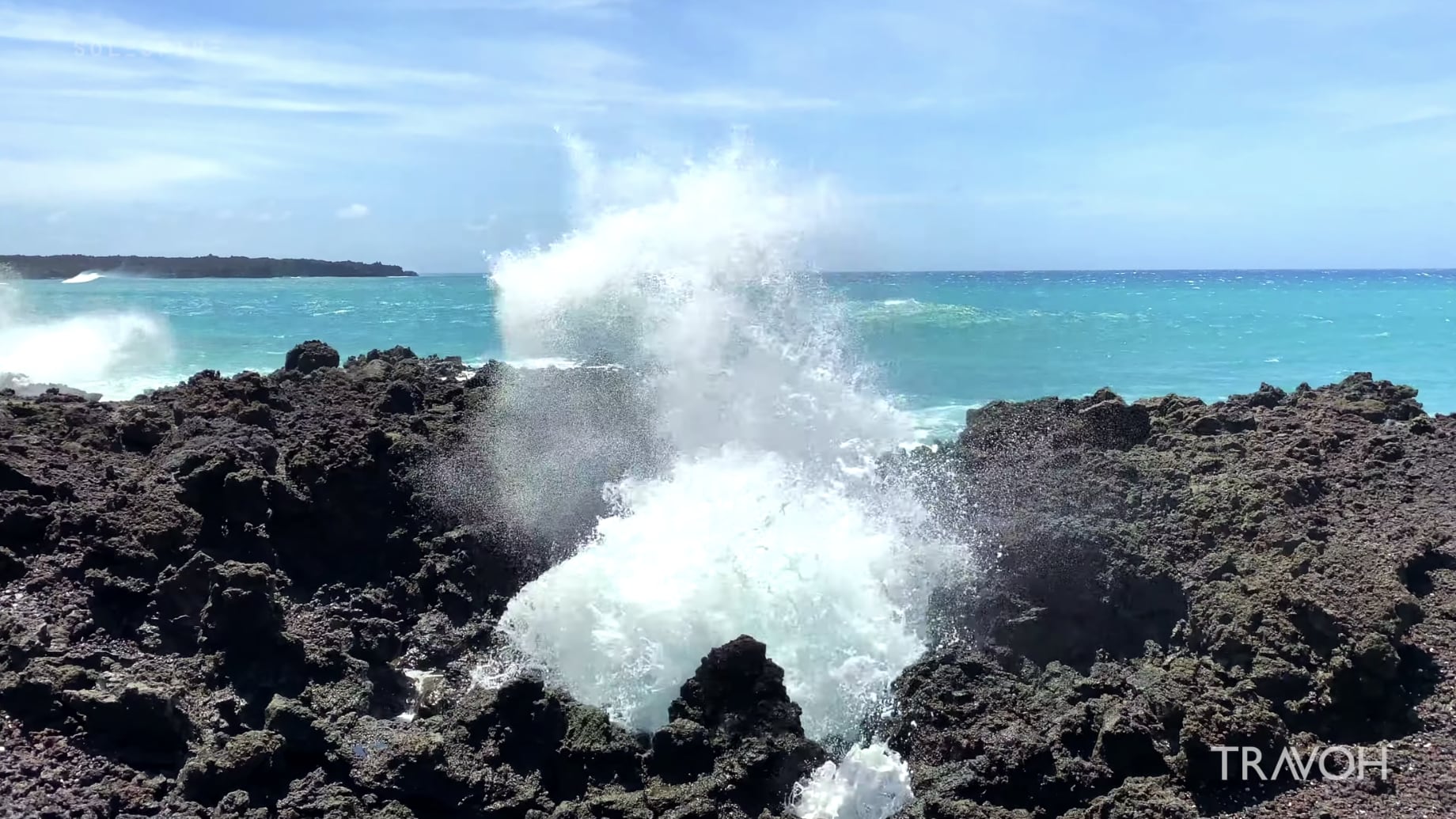 Waves Crashing - Pacific Ocean Sounds - Volcanic Rock Beach - Maui, Hawaii, USA - 4K Travel