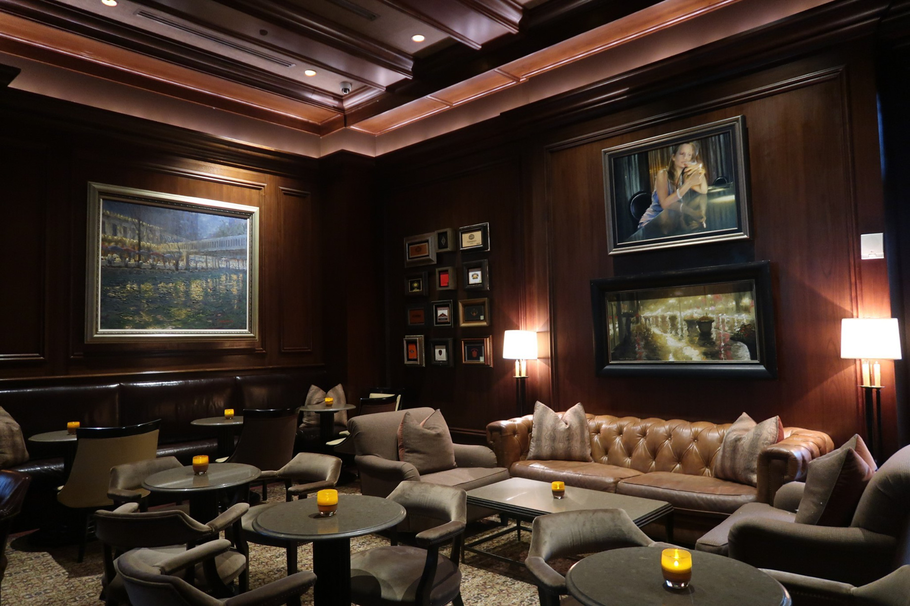 The St. Regis Atlanta Hotel – Atlanta, GA, USA – St. Regis Bar Tables
