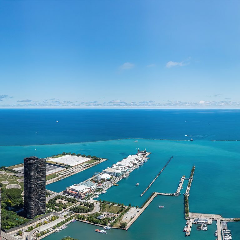 The St. Regis Chicago Hotel – Chicago, IL, USA – Day Lake View