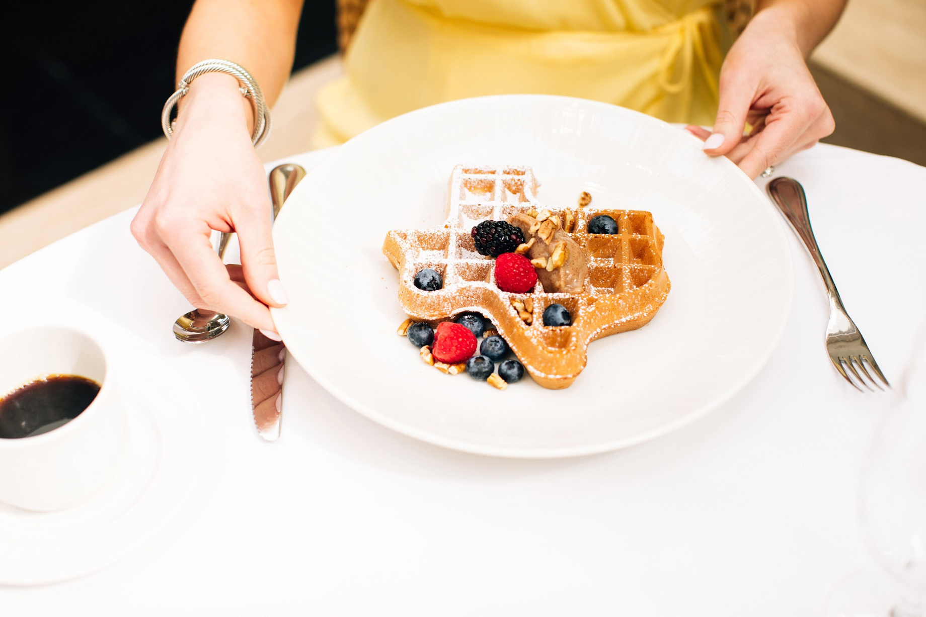 The St. Regis Houston Hotel - Houston, TX, USA - Breakfast at the Remington