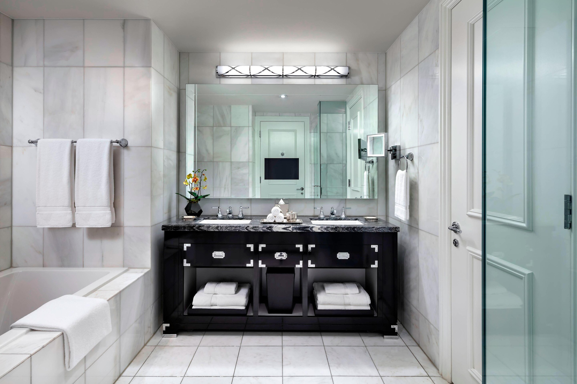 The St. Regis Toronto Hotel – Toronto, Ontario, Canada – Superior Guest Bathroom