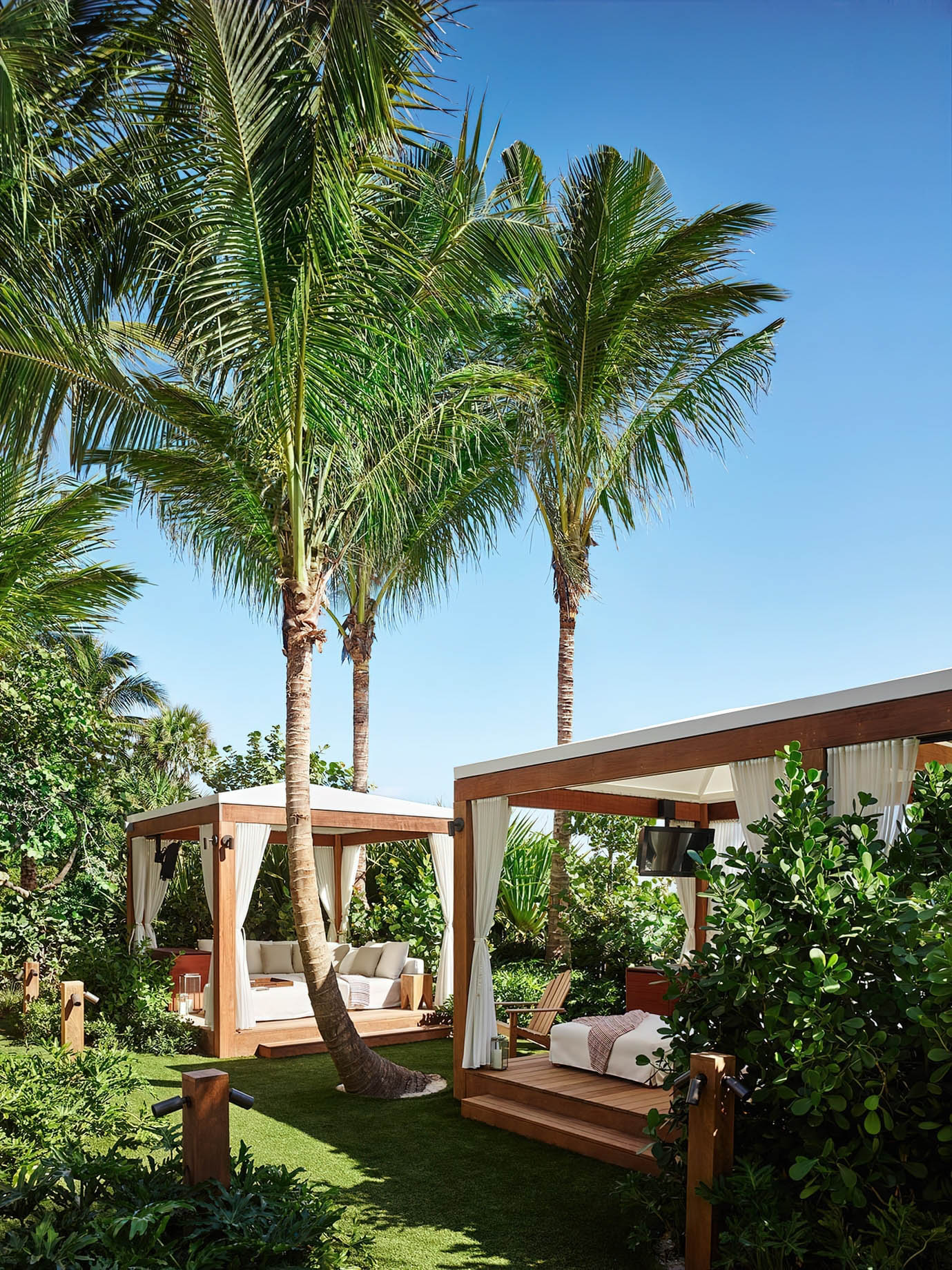 The Miami Beach EDITION Hotel - Miami Beach, FL, USA - Poolside Cabanas