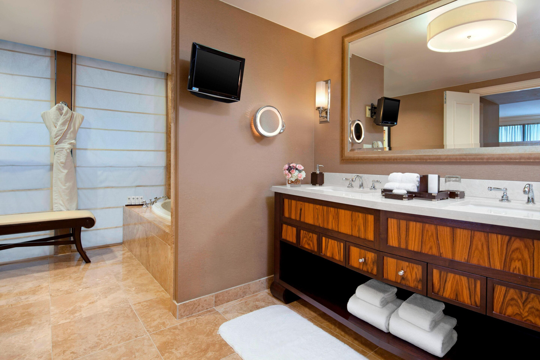 The St. Regis Houston Hotel – Houston, TX, USA – Presidential Suite Bathroom