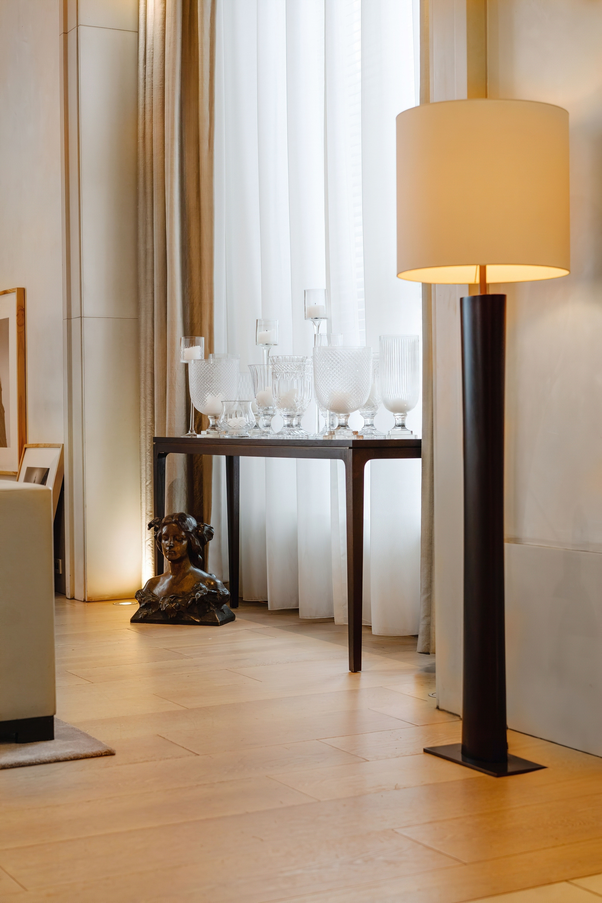 The New York EDITION Hotel – New York, NY, USA – Artfully Composed Interiors