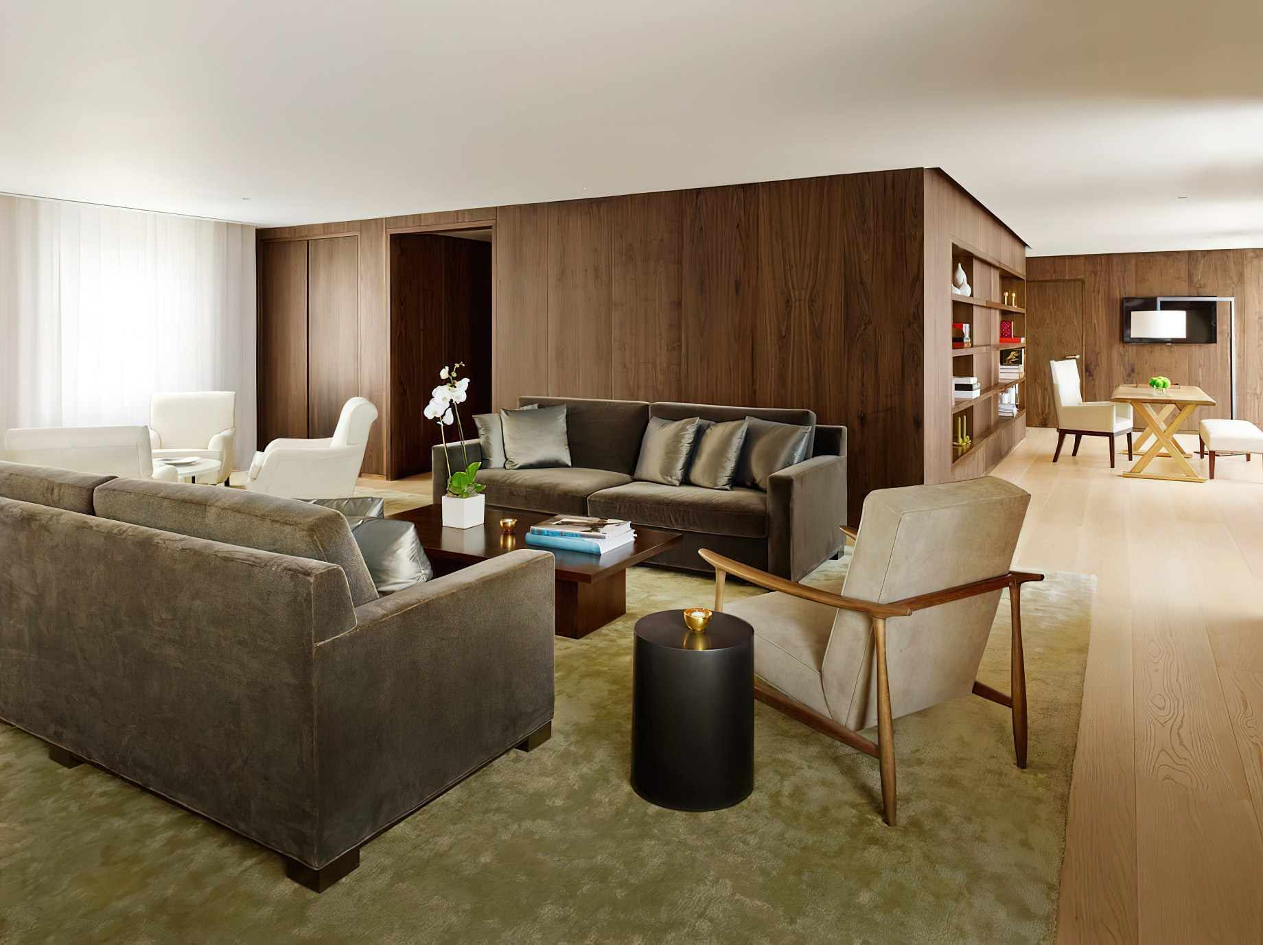 The London EDITION Hotel – London, United Kingdom – Penthouse Living Room