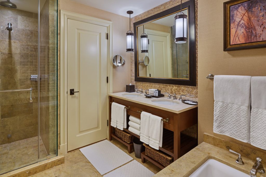 The St. Regis Deer Valley Resort - Park City, UT, USA - Deluxe Guest Bathroom