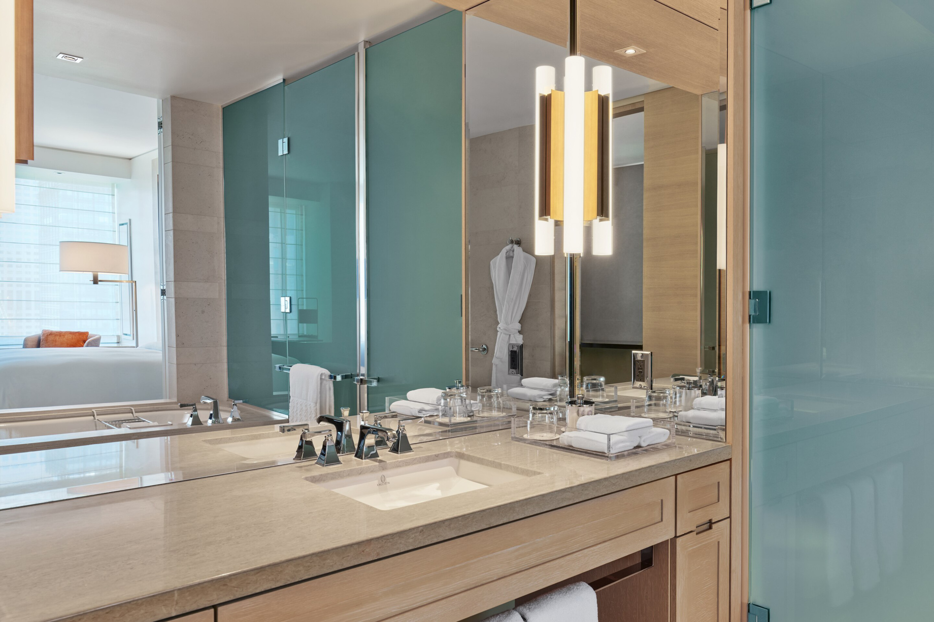 The St. Regis San Francisco Hotel – San Francisco, CA, USA – Grand Deluxe Guest Bathroom