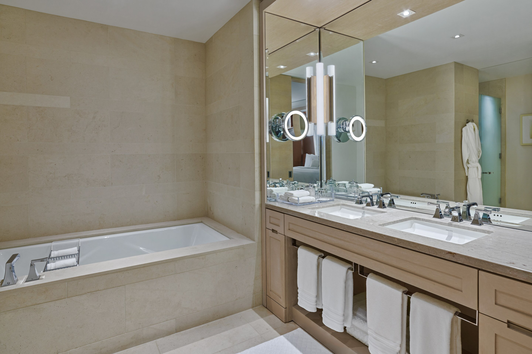 The St. Regis San Francisco Hotel – San Francisco, CA, USA – Metropolitan Suite Bathroom