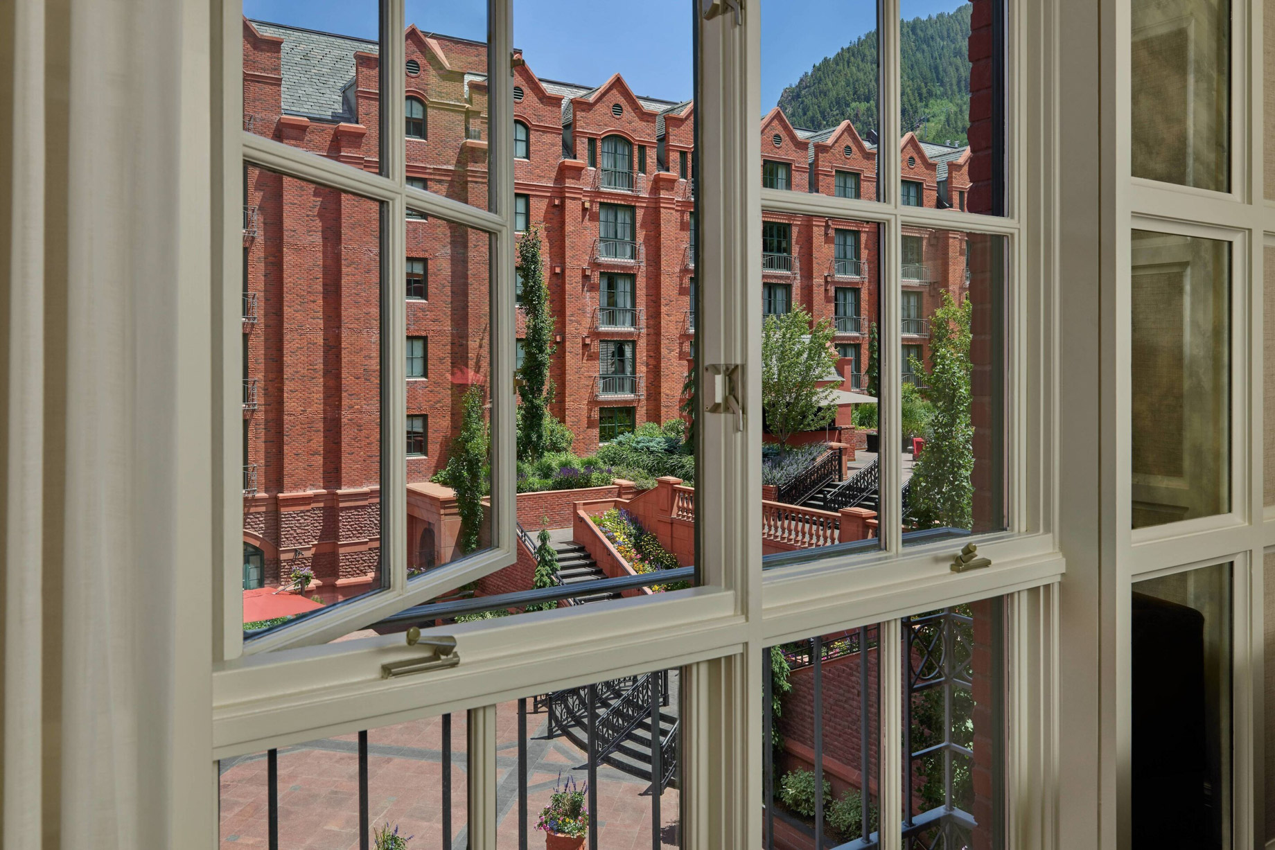 The St. Regis Aspen Resort – Aspen, CO, USA – Deluxe King Courtyard View Guestroom