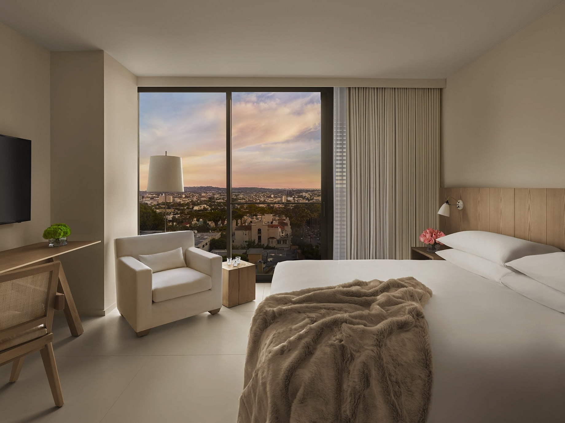 The West Hollywood EDITION Hotel - West Hollywood, CA, USA - Guest Bedroom Evening View