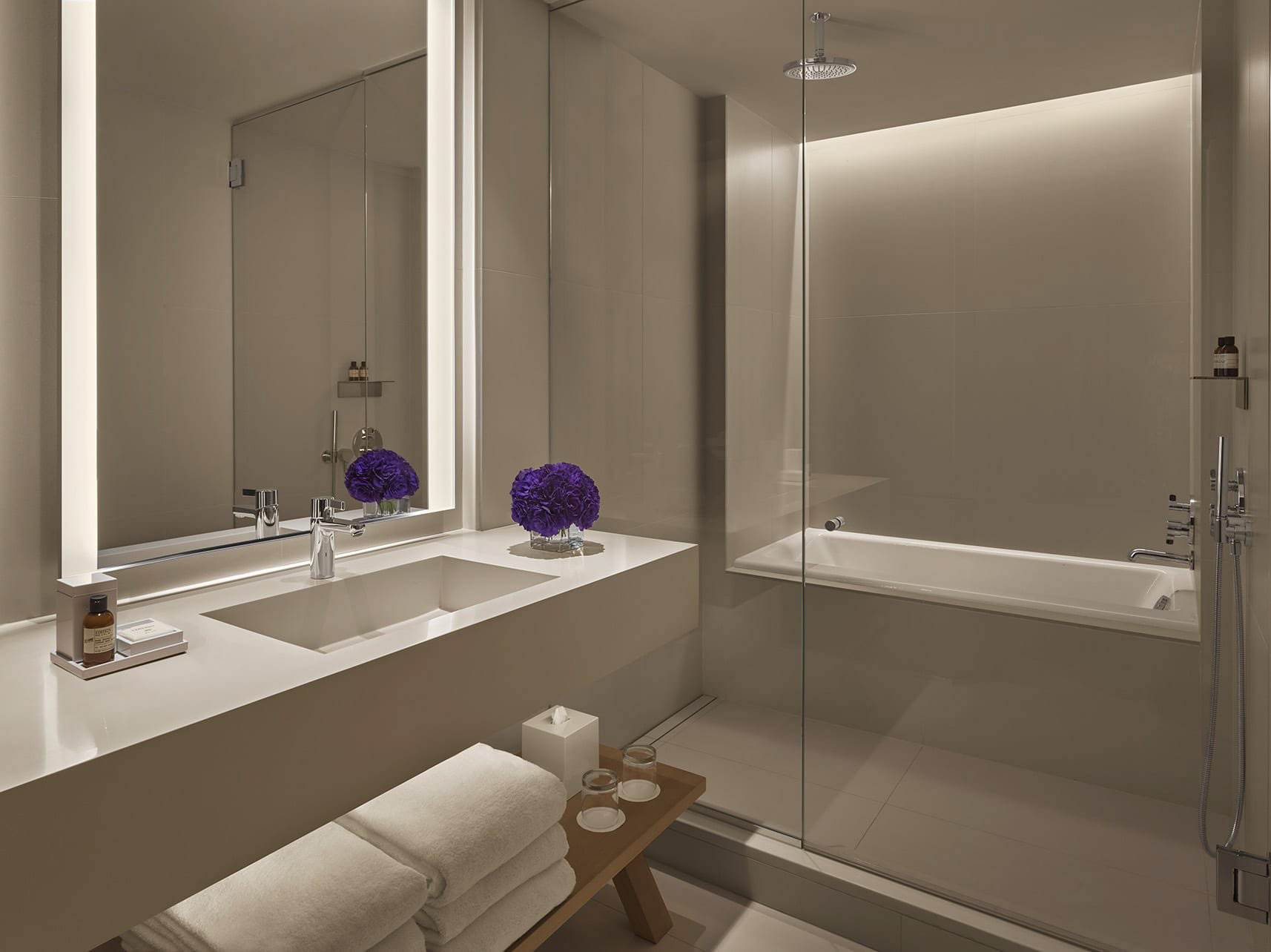 The West Hollywood EDITION Hotel – West Hollywood, CA, USA – Guest Bathroom