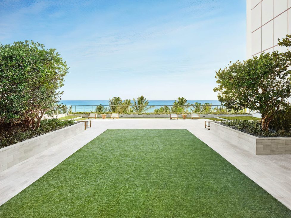 The Miami Beach EDITION Hotel - Miami Beach, FL, USA - La Vista Terrace