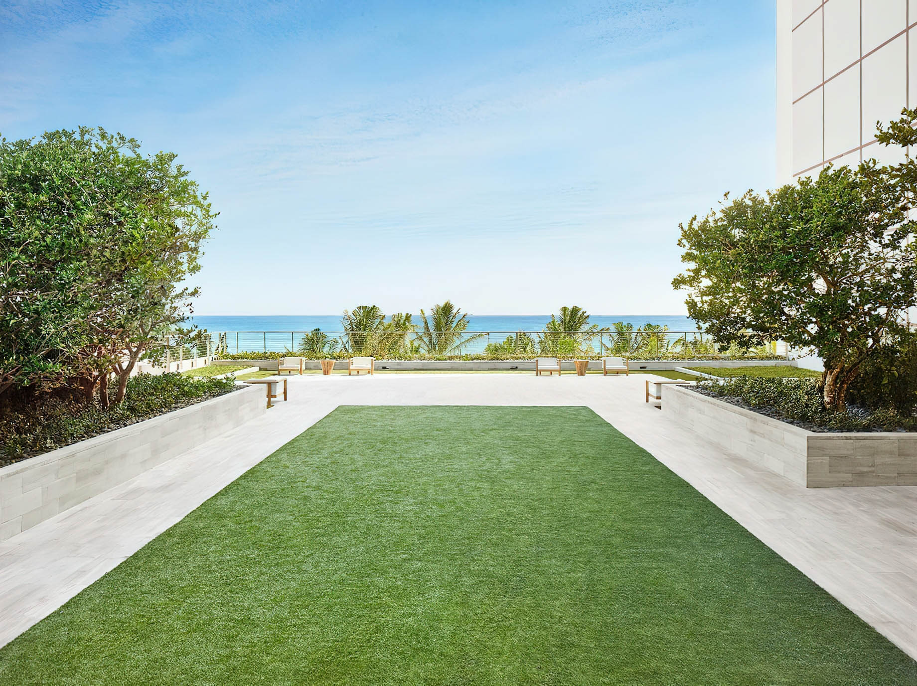 The Miami Beach EDITION Hotel – Miami Beach, FL, USA – La Vista Terrace