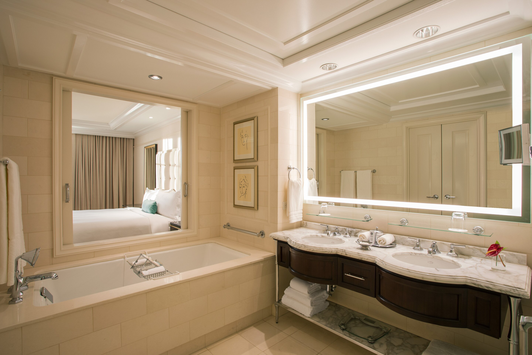 The St. Regis Atlanta Hotel – Atlanta, GA, USA – Superior King Guest Bathroom