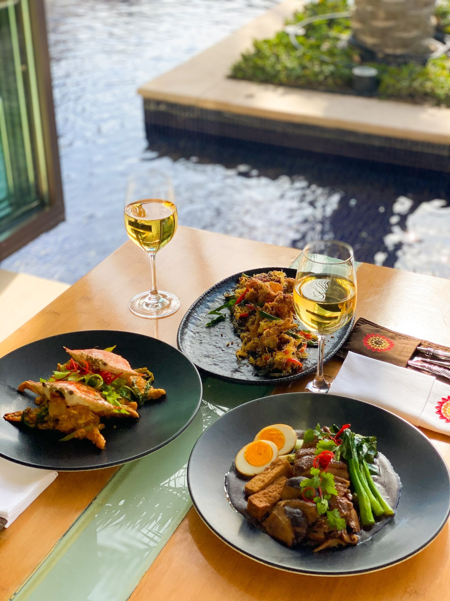 The St. Regis Saadiyat Island Resort – Abu Dhabi, UAE – Delicious Crab and Currie Dishes