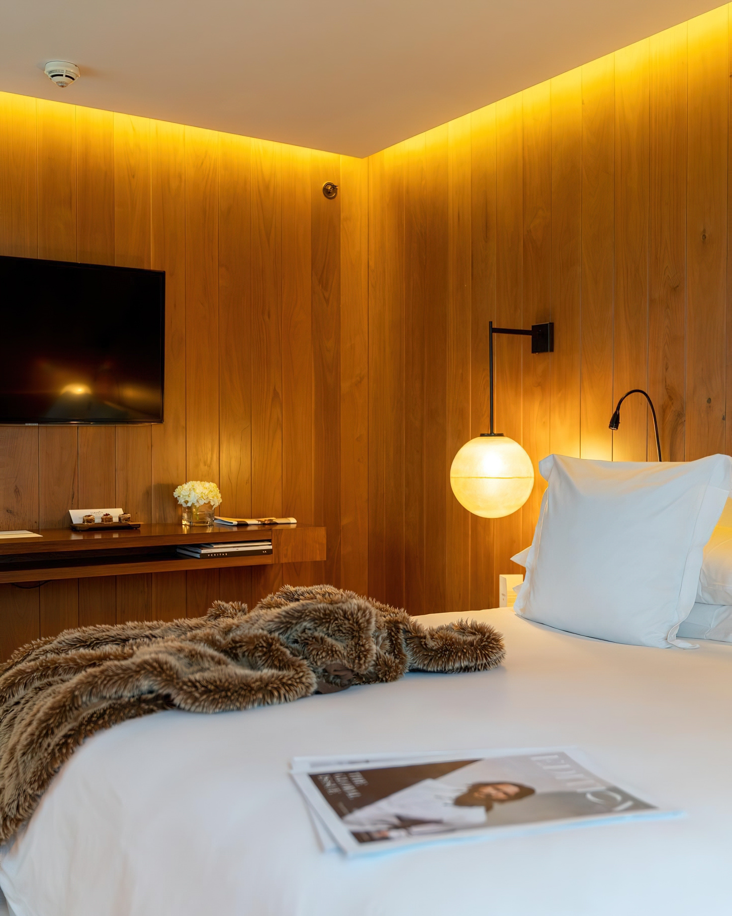 The London EDITION Hotel – London, United Kingdom – Guest Bedroom Decor