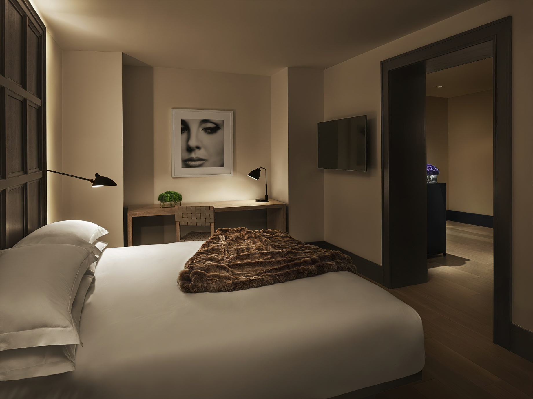 The New York EDITION Hotel – New York, NY, USA – Bedroom Decor