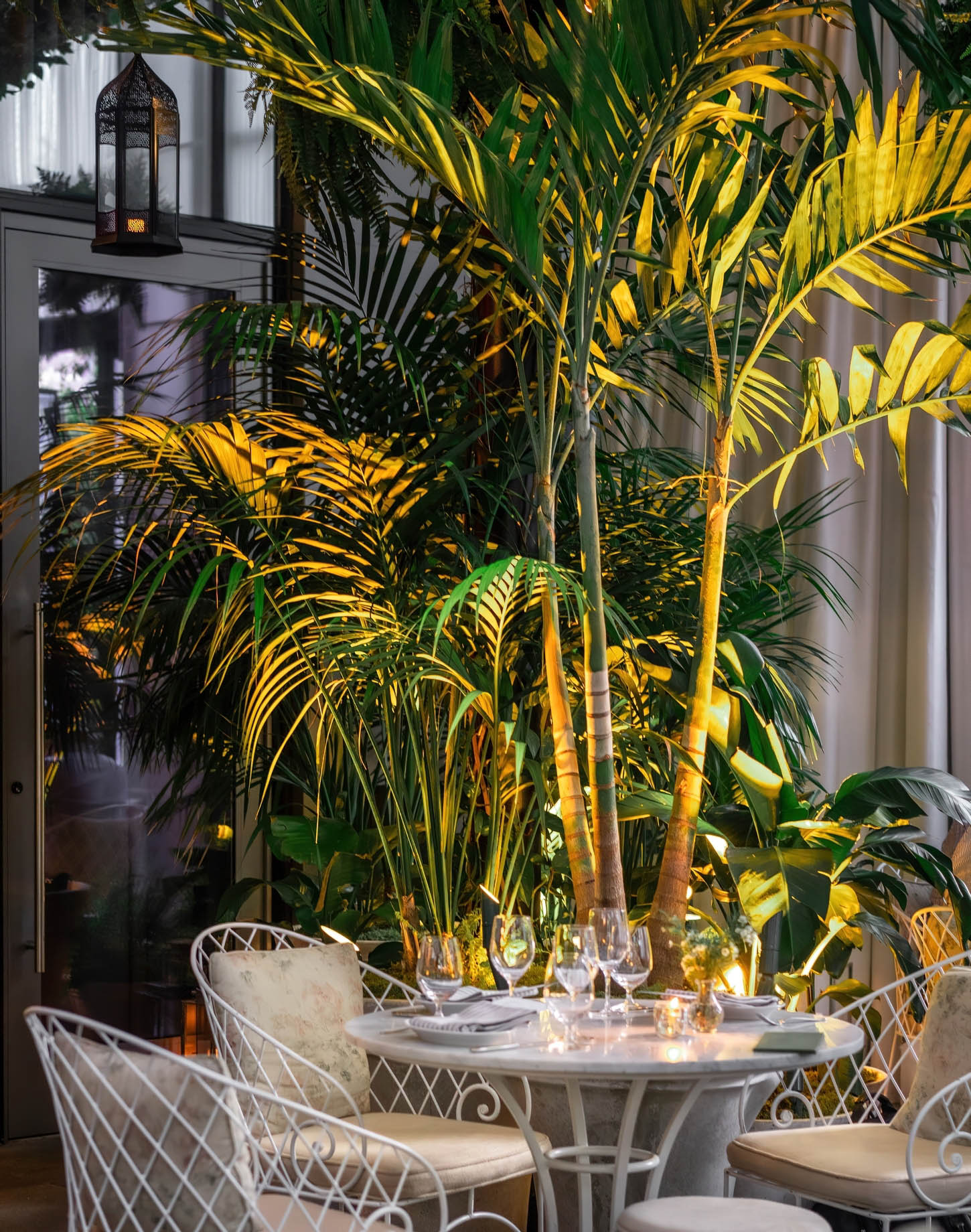 The Times Square EDITION Hotel – New York, NY, USA – Outdoor Garden Table