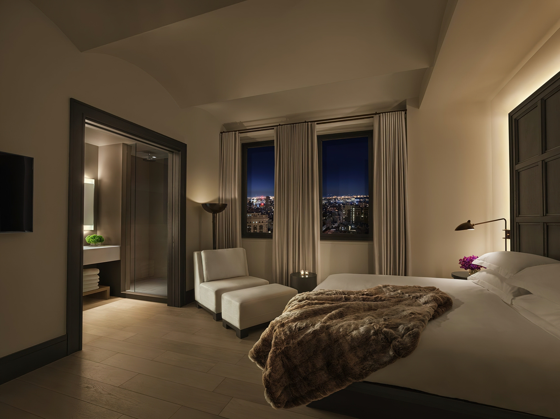 The New York EDITION Hotel – New York, NY, USA – Bedroom Interior Decor