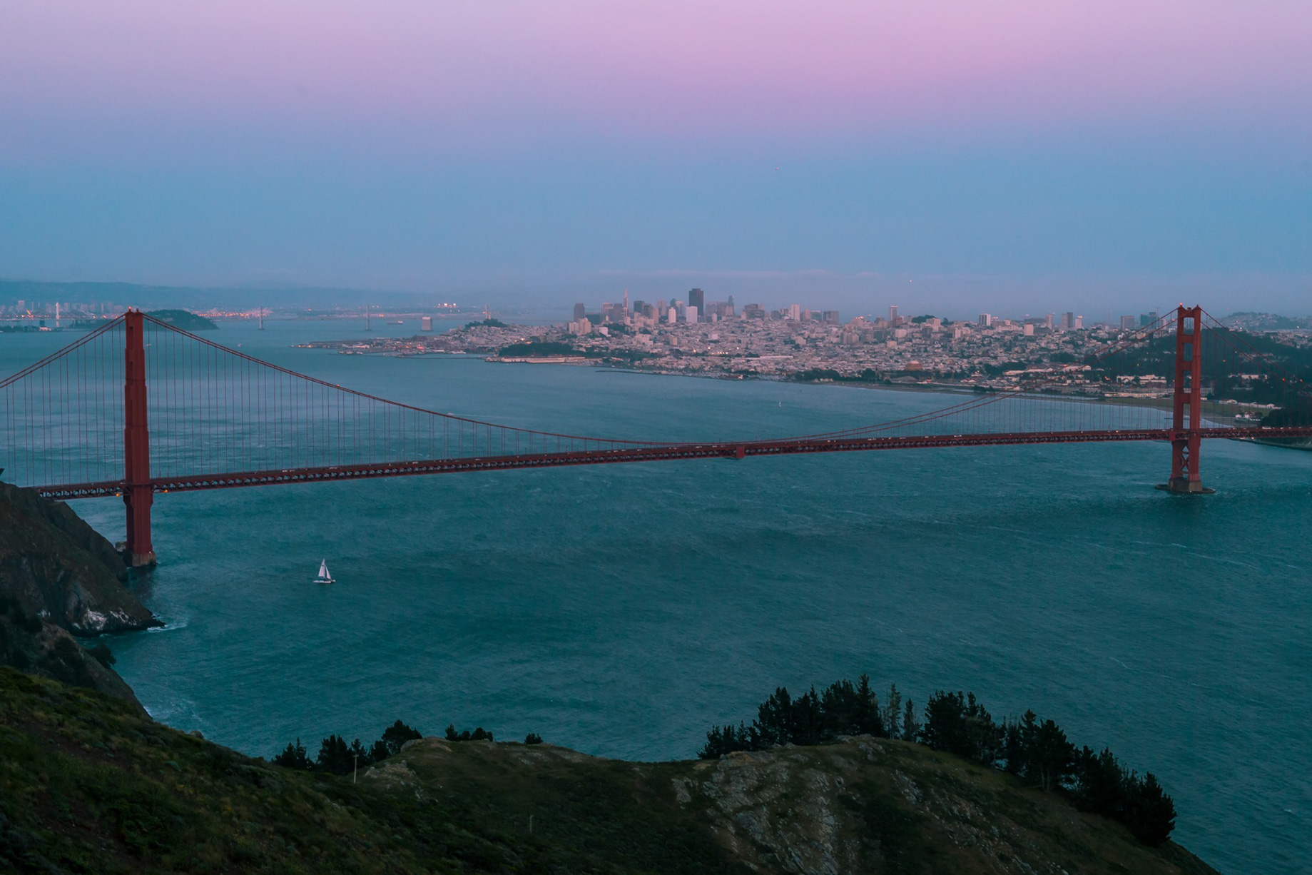 The St. Regis San Francisco Hotel – San Francisco, CA, USA – Golden Gate Bridge City View