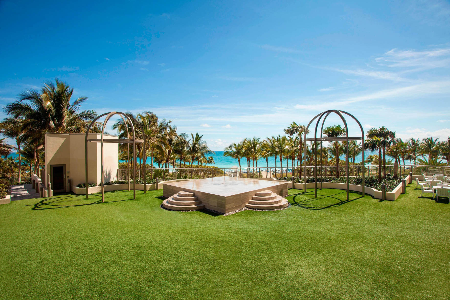 The St. Regis Bal Harbour Resort – Miami Beach, FL, USA – Ocean Terrace
