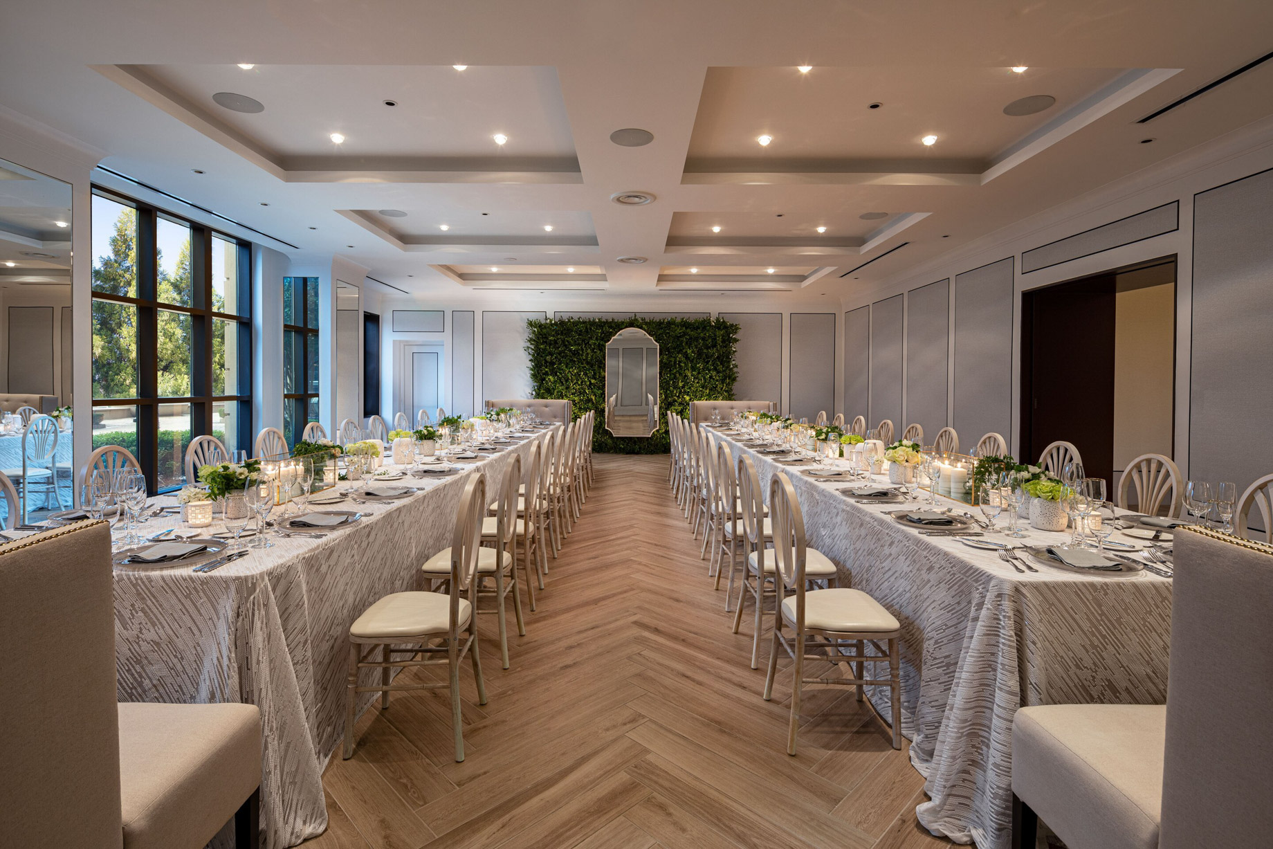 The St. Regis Atlanta Hotel – Atlanta, GA, USA – Maisonette Gallery Tables