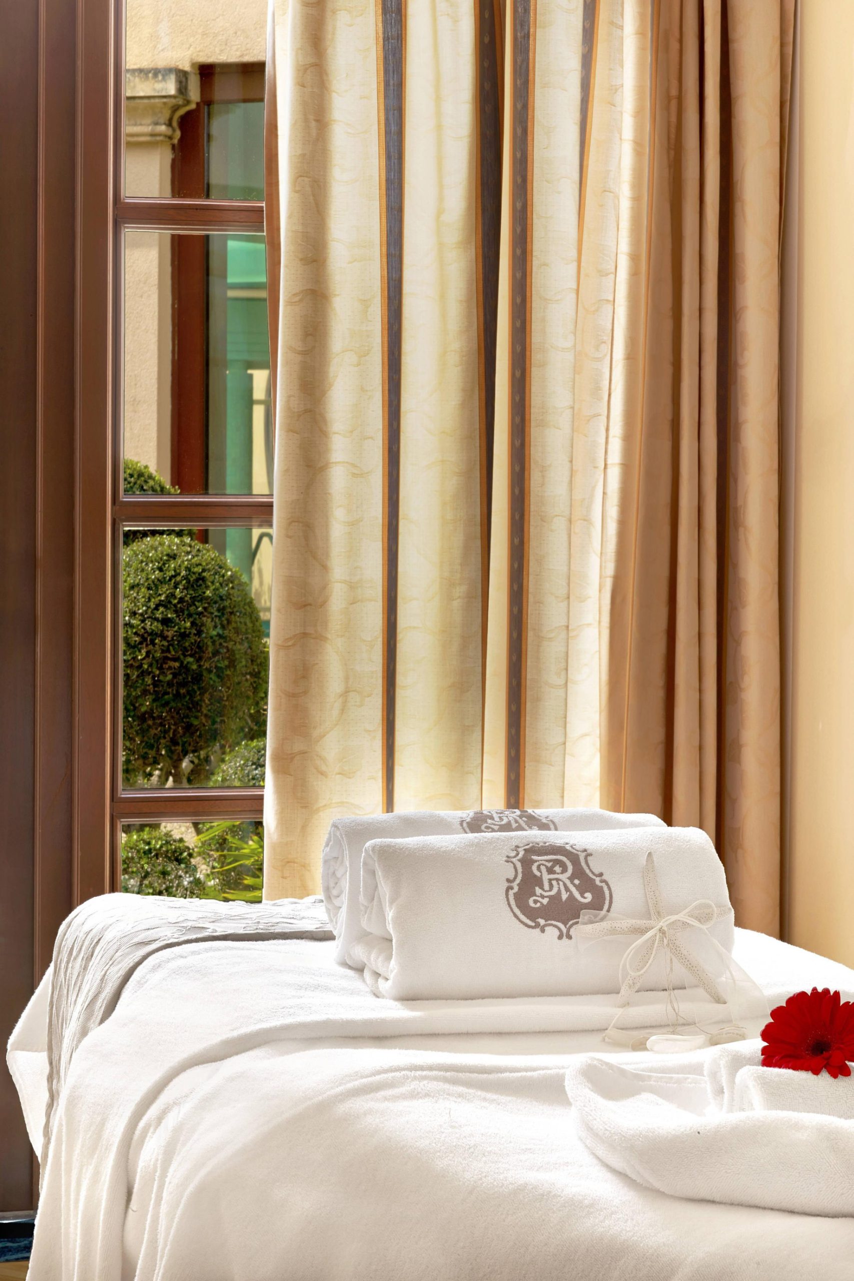 The St. Regis Mardavall Mallorca Resort – Palma de Mallorca, Spain – Spa Treatment Room Table