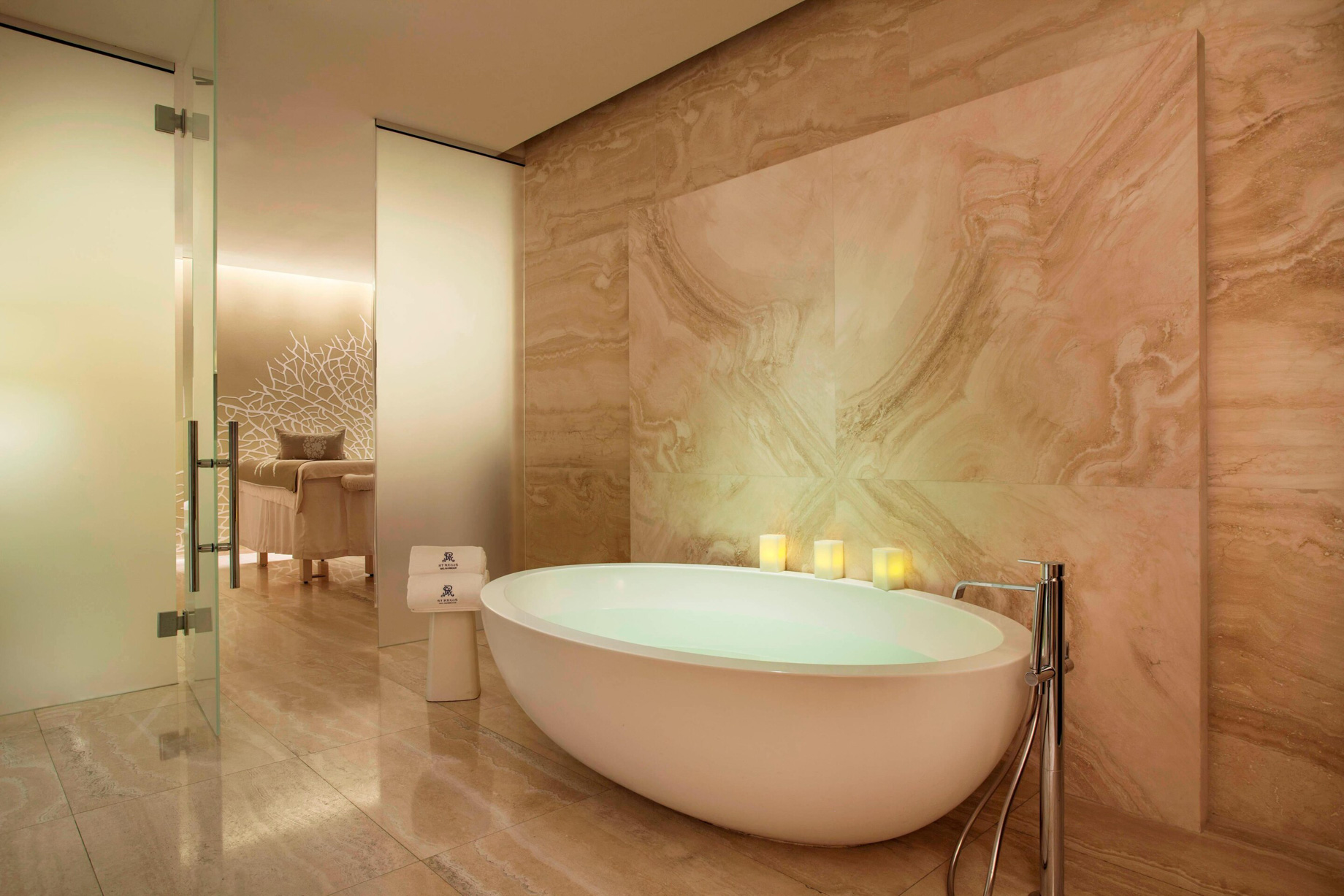 The St. Regis Bal Harbour Resort – Miami Beach, FL, USA – Remede Spa Tub