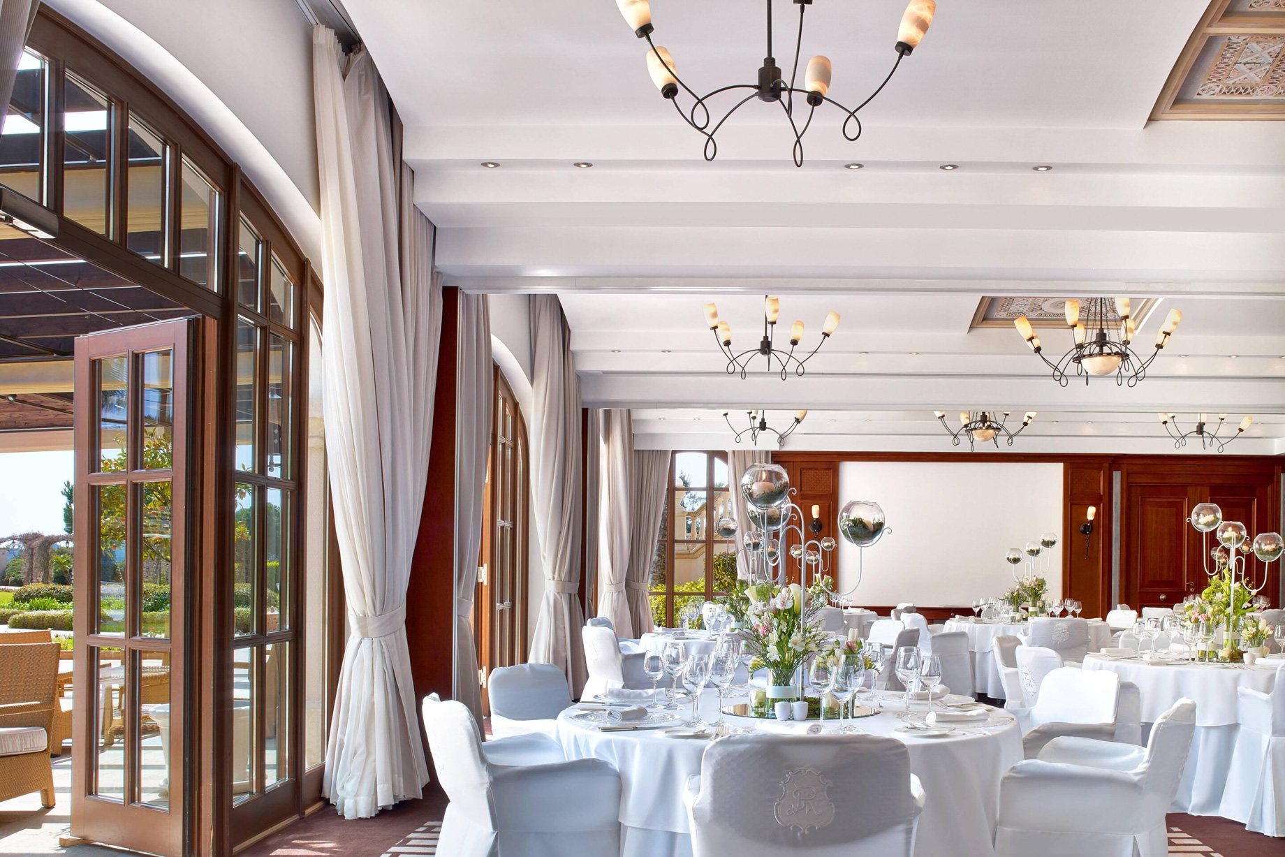 The St. Regis Mardavall Mallorca Resort - Palma de Mallorca, Spain - Ponent White Decor