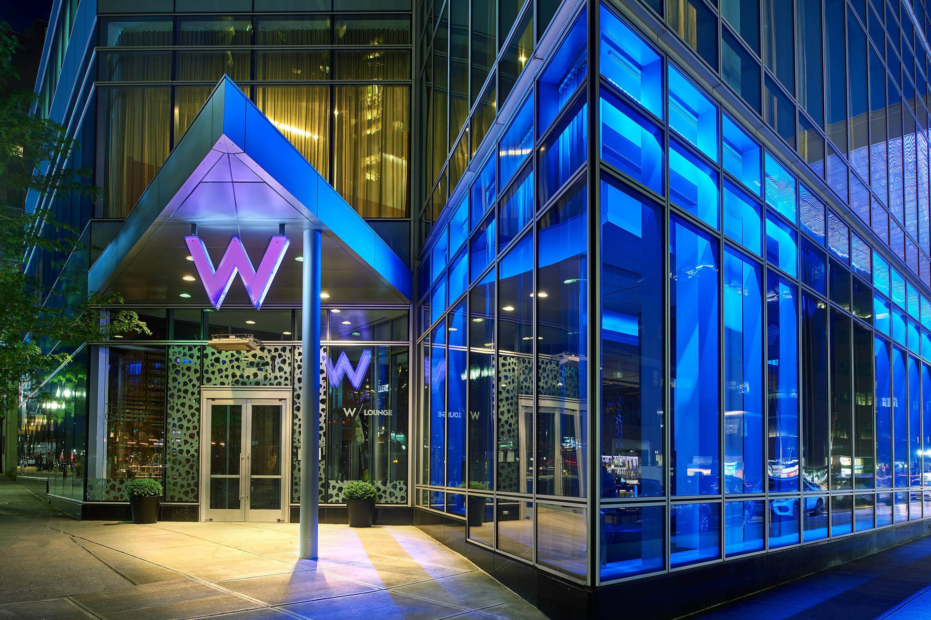 W Boston Hotel – Boston, MA, USA – Hotel Front Entrance