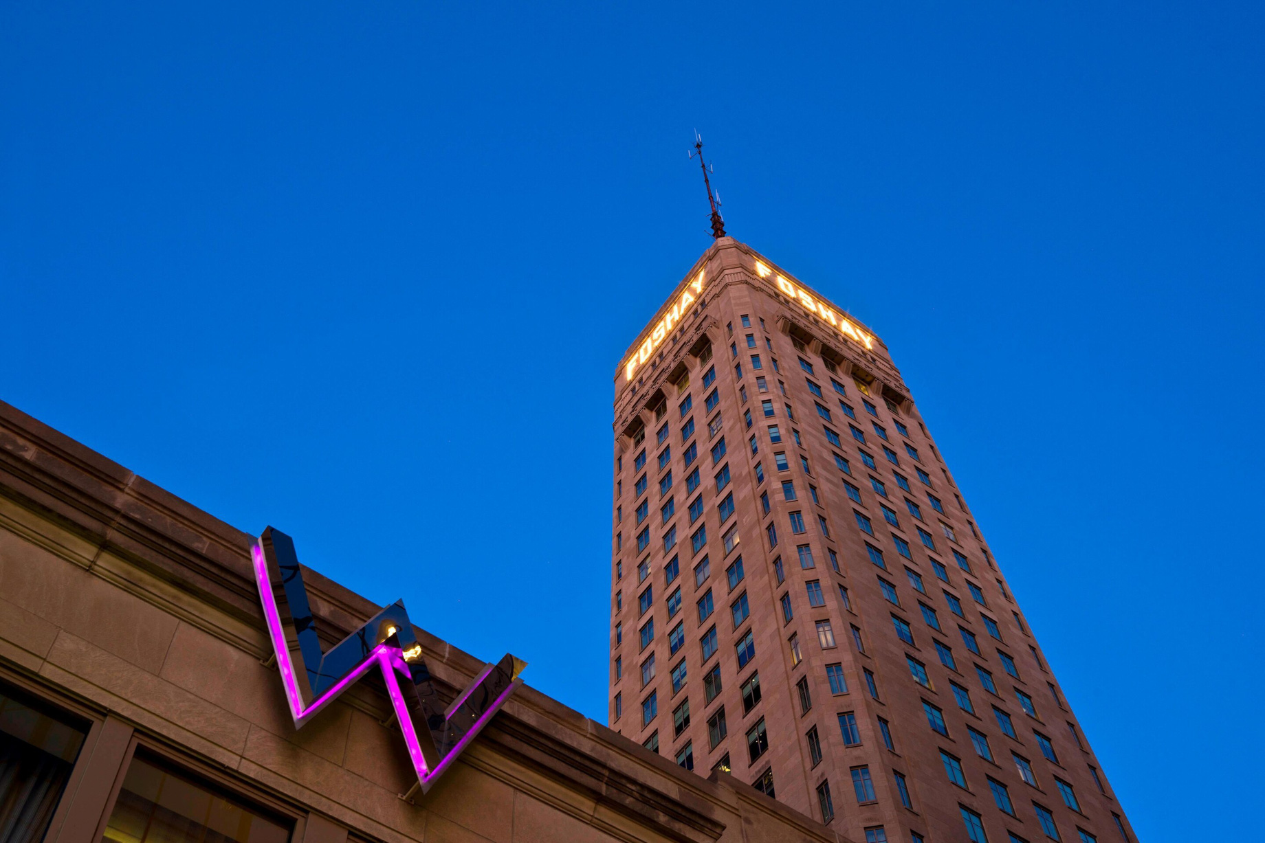 W Minneapolis The Foshay Hotel - Minneapolis, MN, USA - Hotel Exterior W Sign