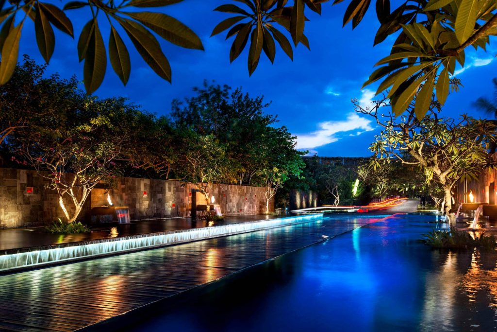 W Bali Seminyak Resort - Seminyak, Indonesia - W Bali Driveway Night