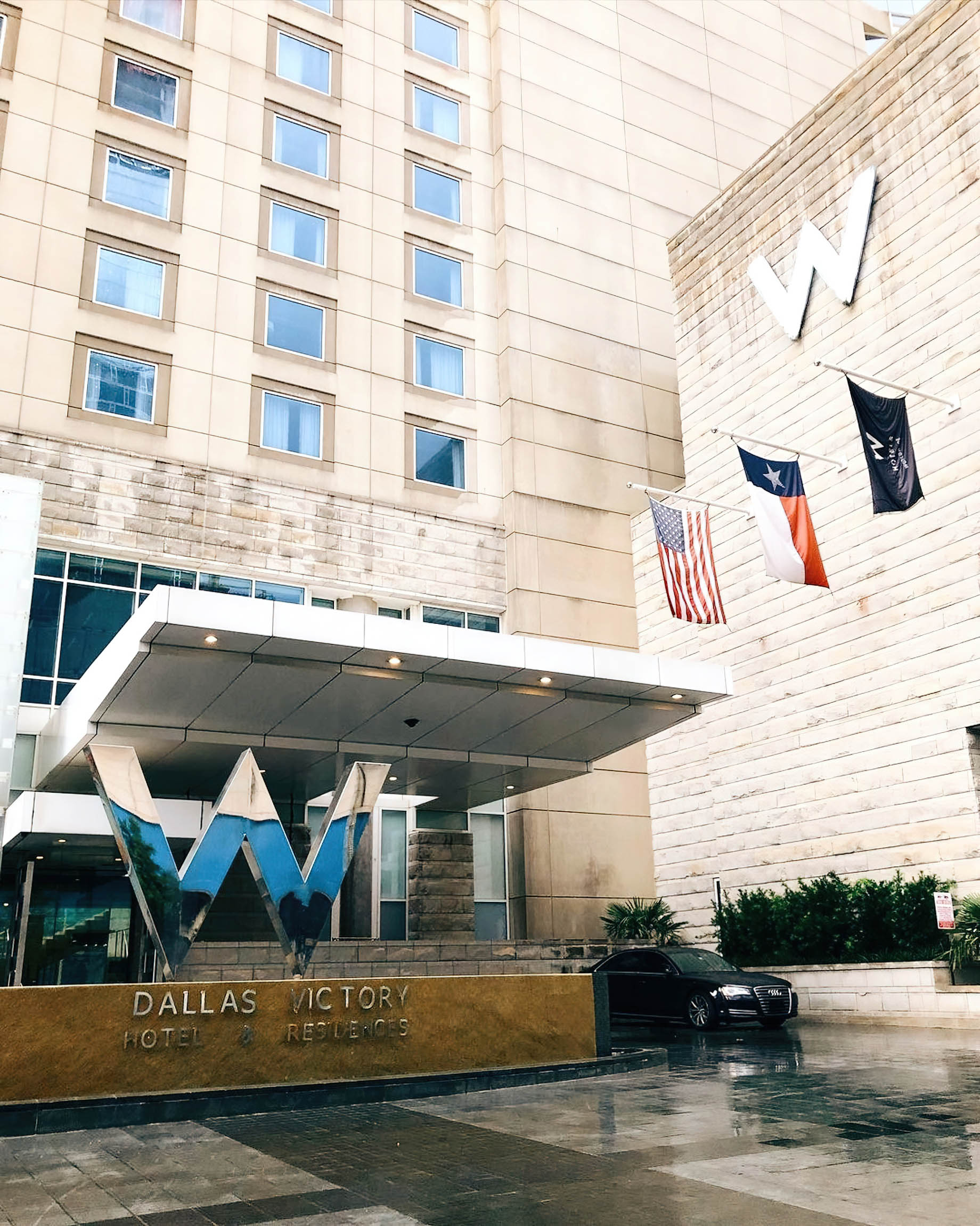 W Dallas Victory Hotel – Dallas, TX, USA – Hotel Front Entrance