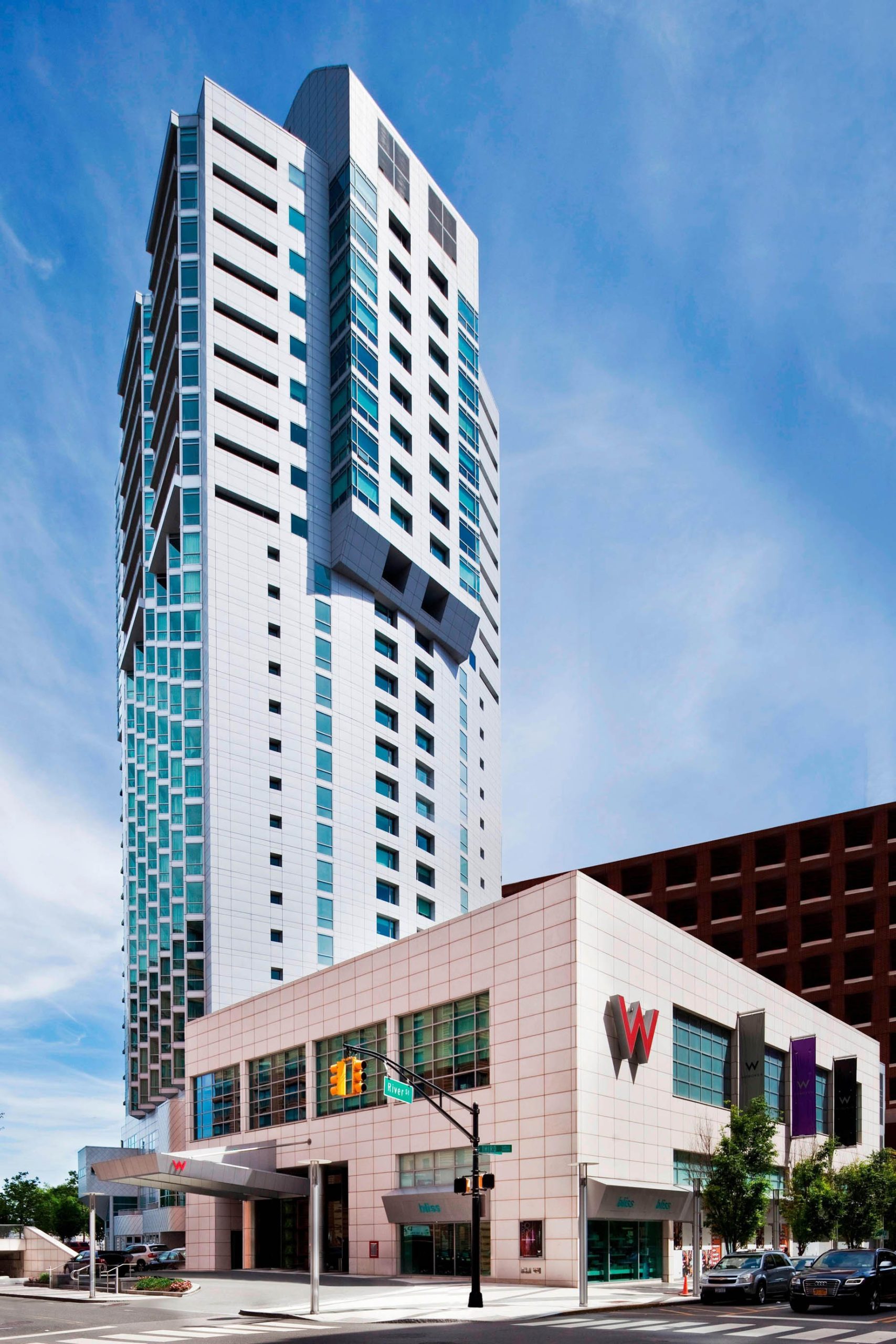 W Hoboken Hotel – Hoboken, NJ, USA – Hotel Exterior Day