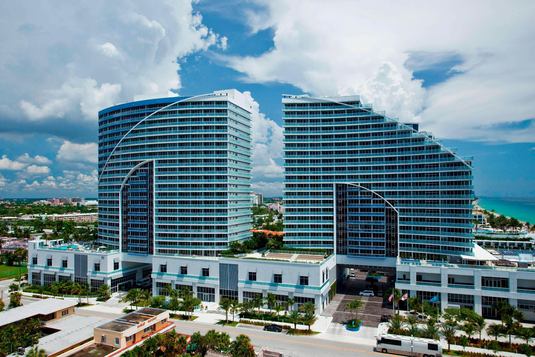 W Fort Lauderdale Hotel – Fort Lauderdale, FL, USA – Hotel Exterior Tower View