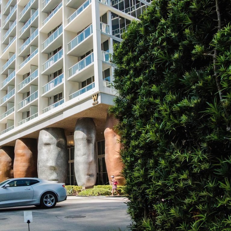 W Miami Hotel – Miami, FL, USA – Hotel Entrance