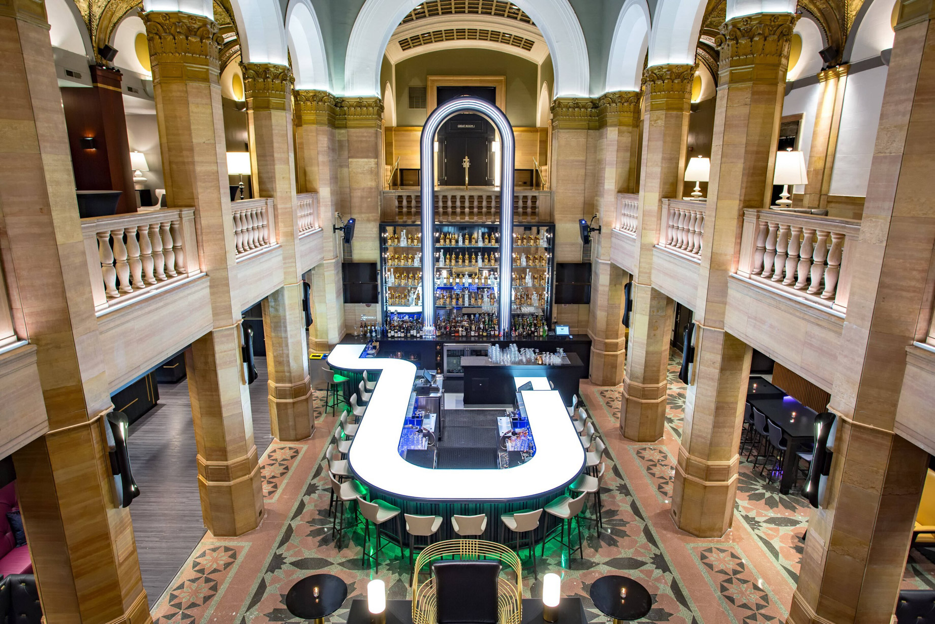 W Chicago City Center Hotel - Chicago, IL, USA - Living Room