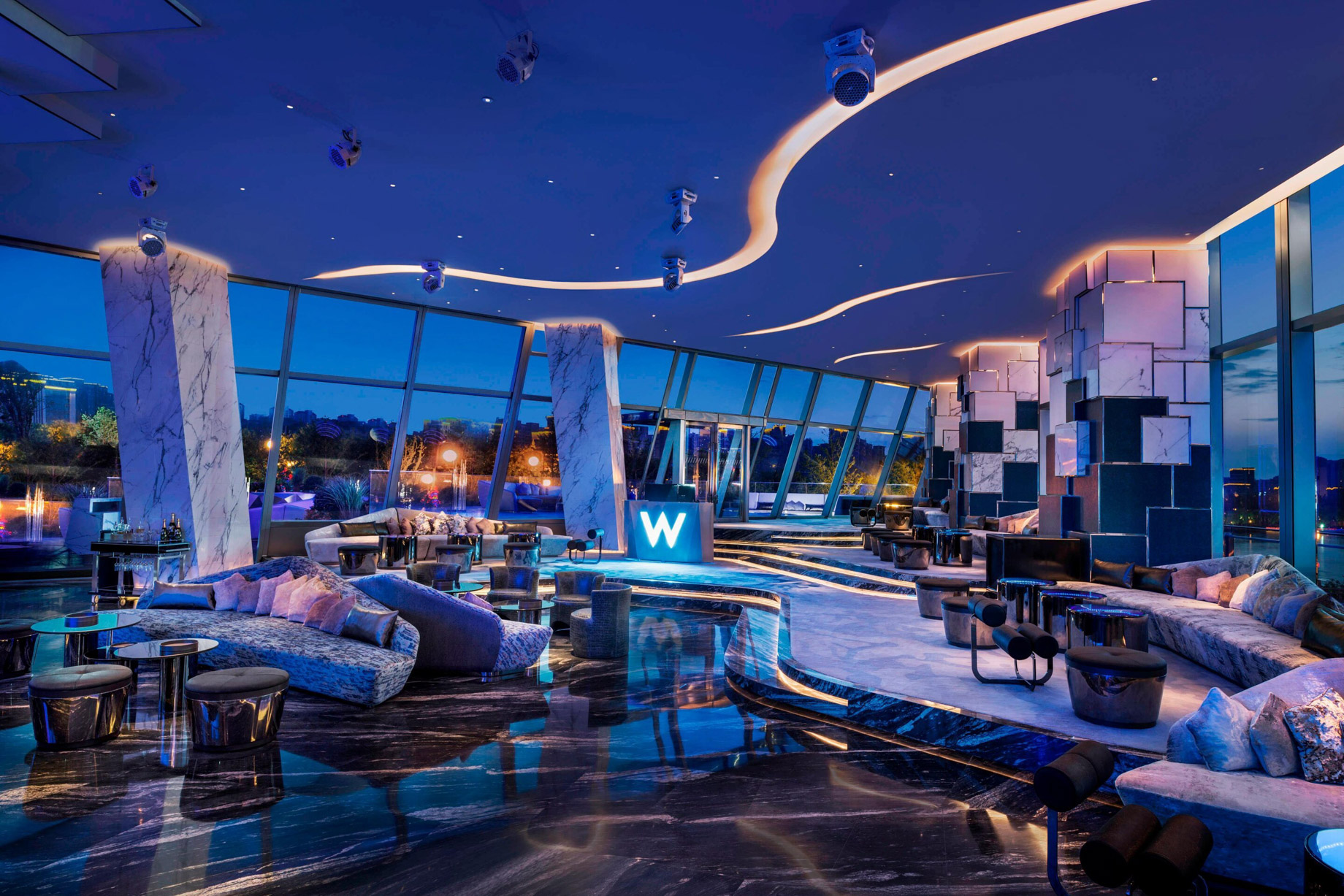 006 – W Xi’an Hotel – Xi’an, Shaanxi Province, China – WOOBAR Night