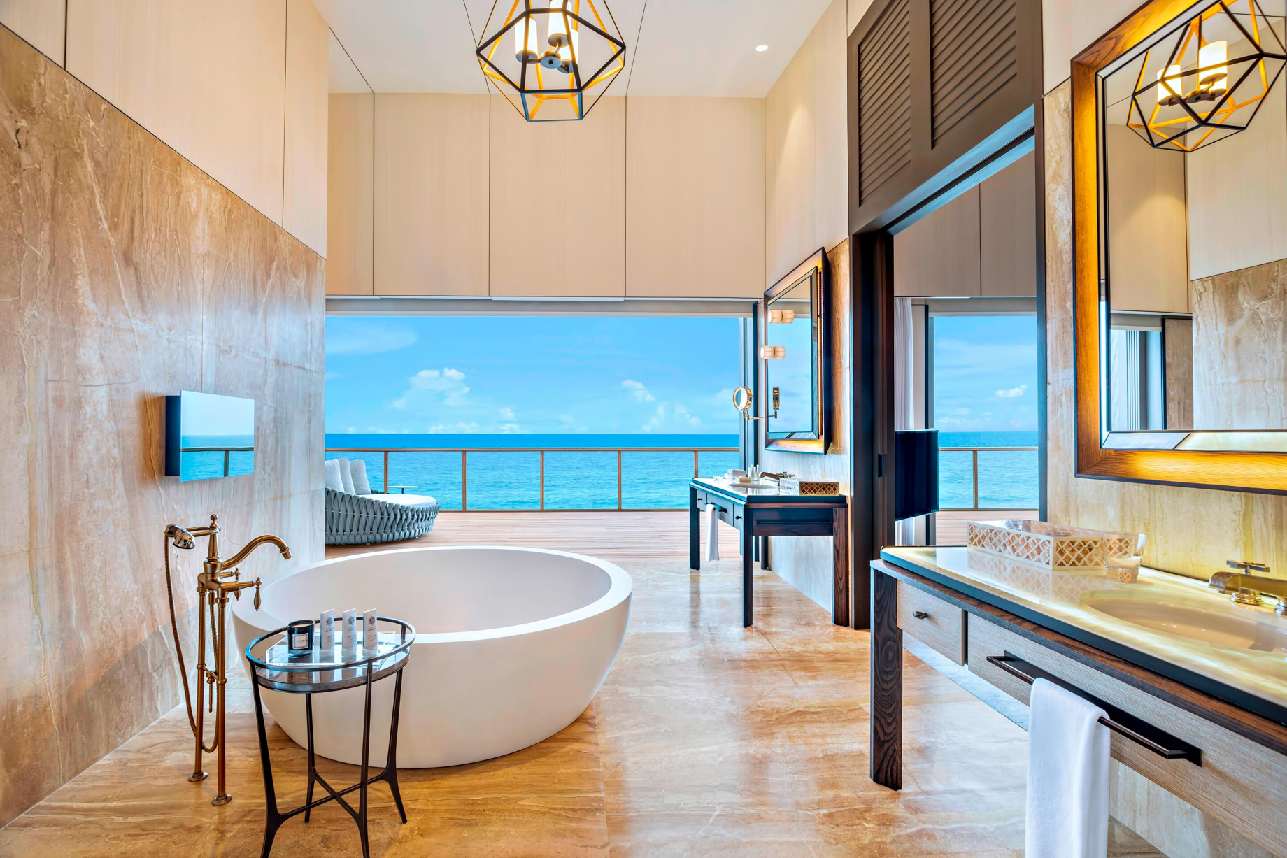 The St. Regis Maldives Vommuli Resort - Dhaalu Atoll, Maldives - John Jacob Astor Estate Bathroom