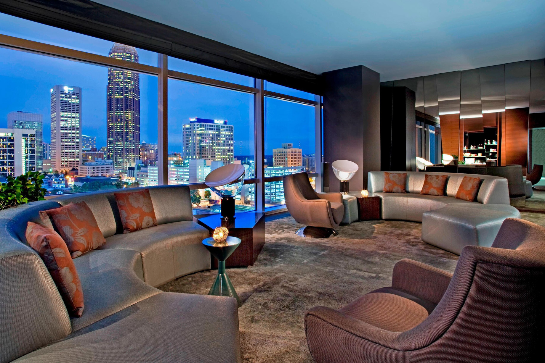 W Atlanta Downtown Hotel – Atlanta, Georgia, USA – E Wow Guest Room Living Area