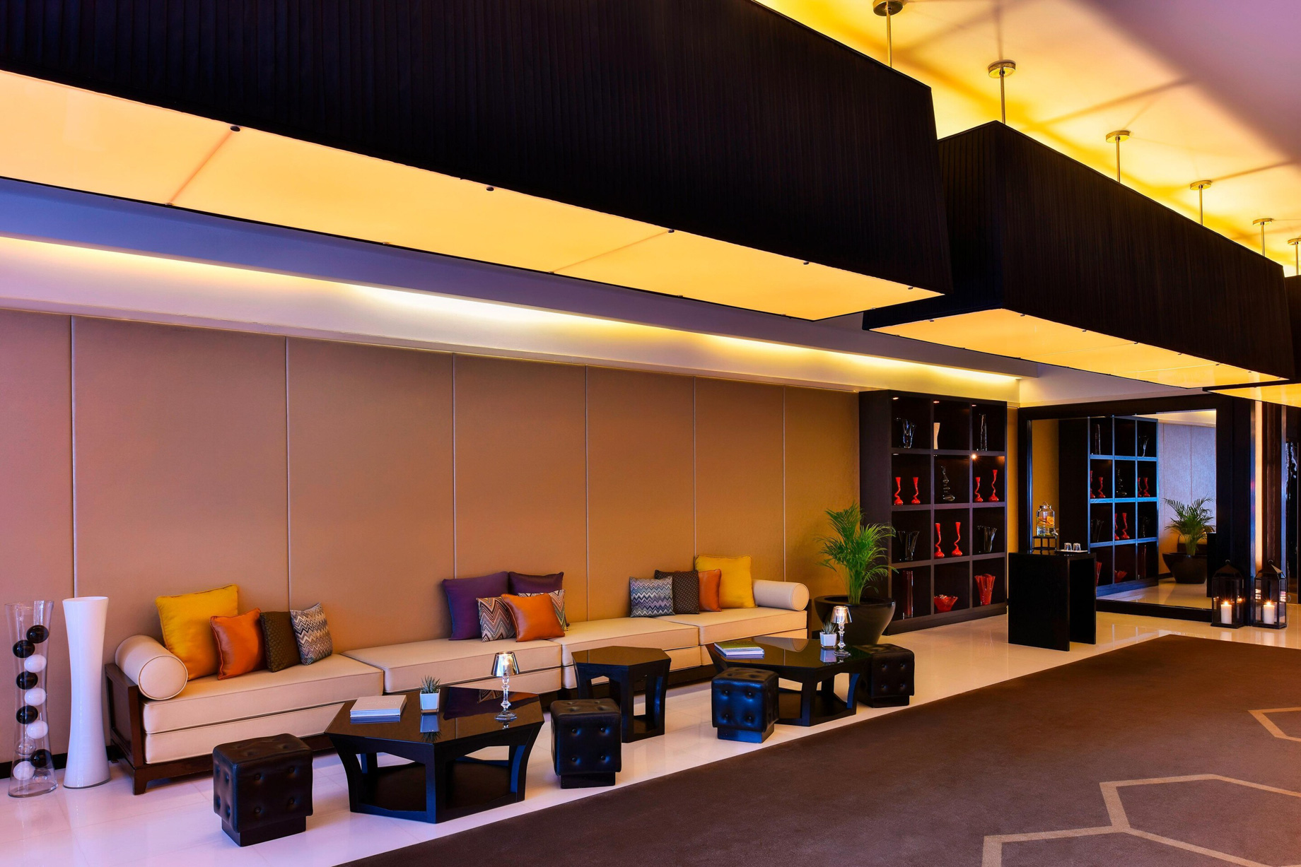 W Doha Hotel – Doha, Qatar – Sitting Area