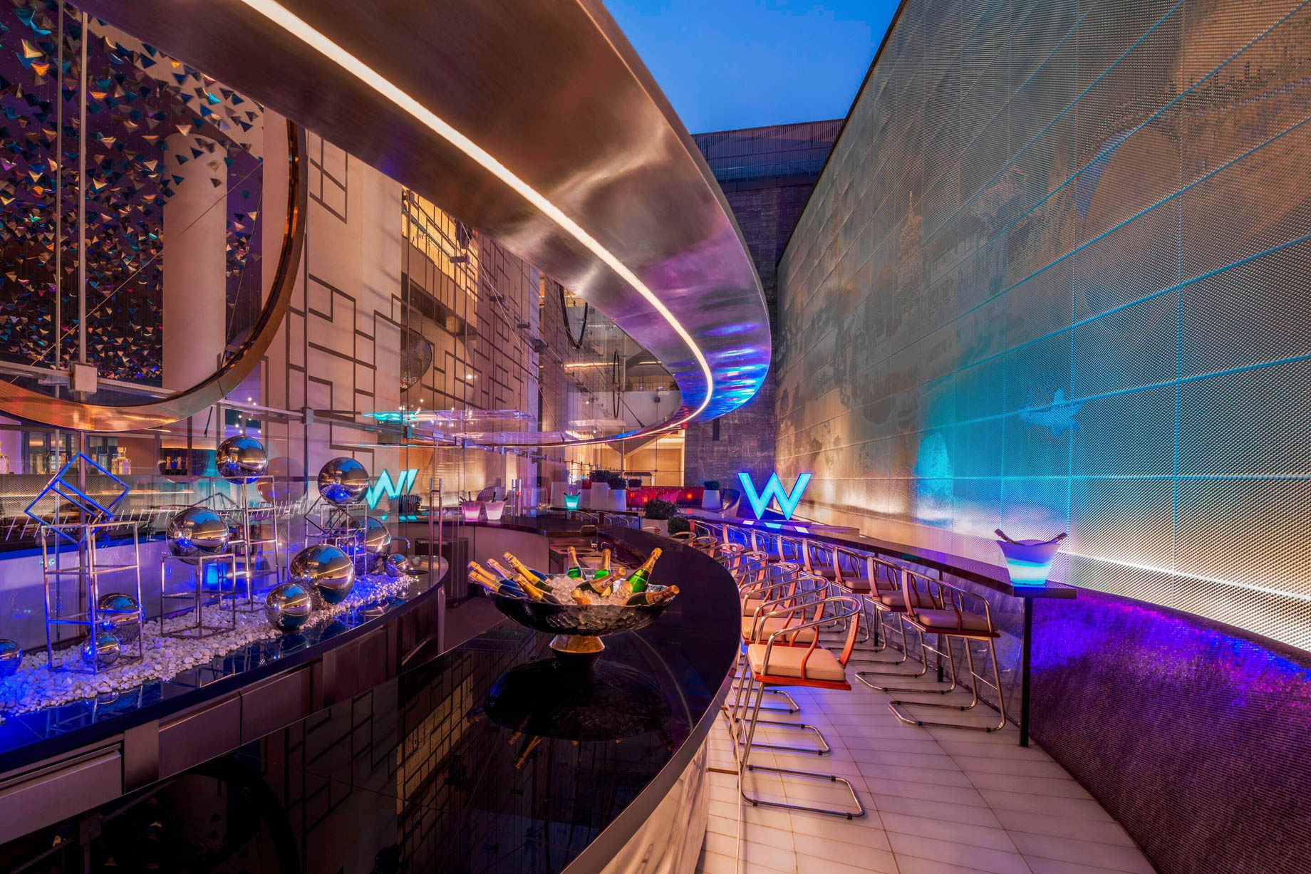 W Suzhou Hotel - Suzhou, China - WOOBAR Lounge