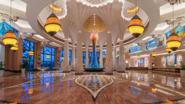 Atlantis The Palm Resort - Crescent Rd, Dubai, UAE - Arrival Lobby