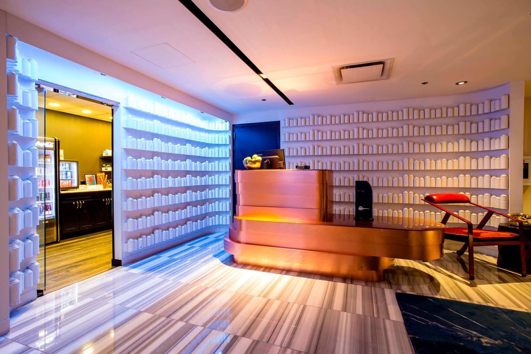 W Chicago Lakeshore Hotel - Chicago, IL, USA - Grab n Go