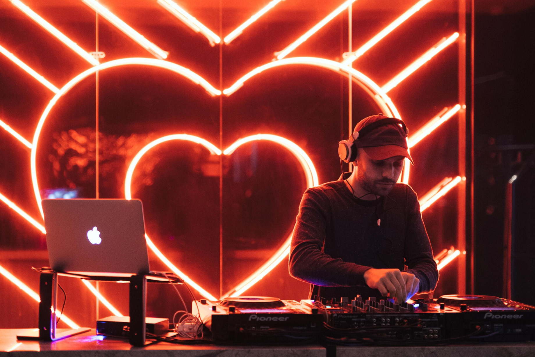 W Montreal Hotel - Montreal, Quebec, Canada - Living Room DJ