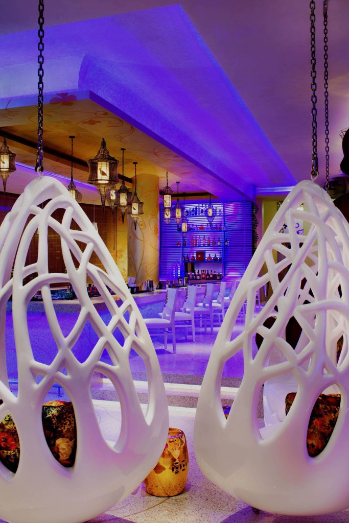 W Singapore Sentosa Cove Hotel - Singapore - WOOBAR Nest Chairs