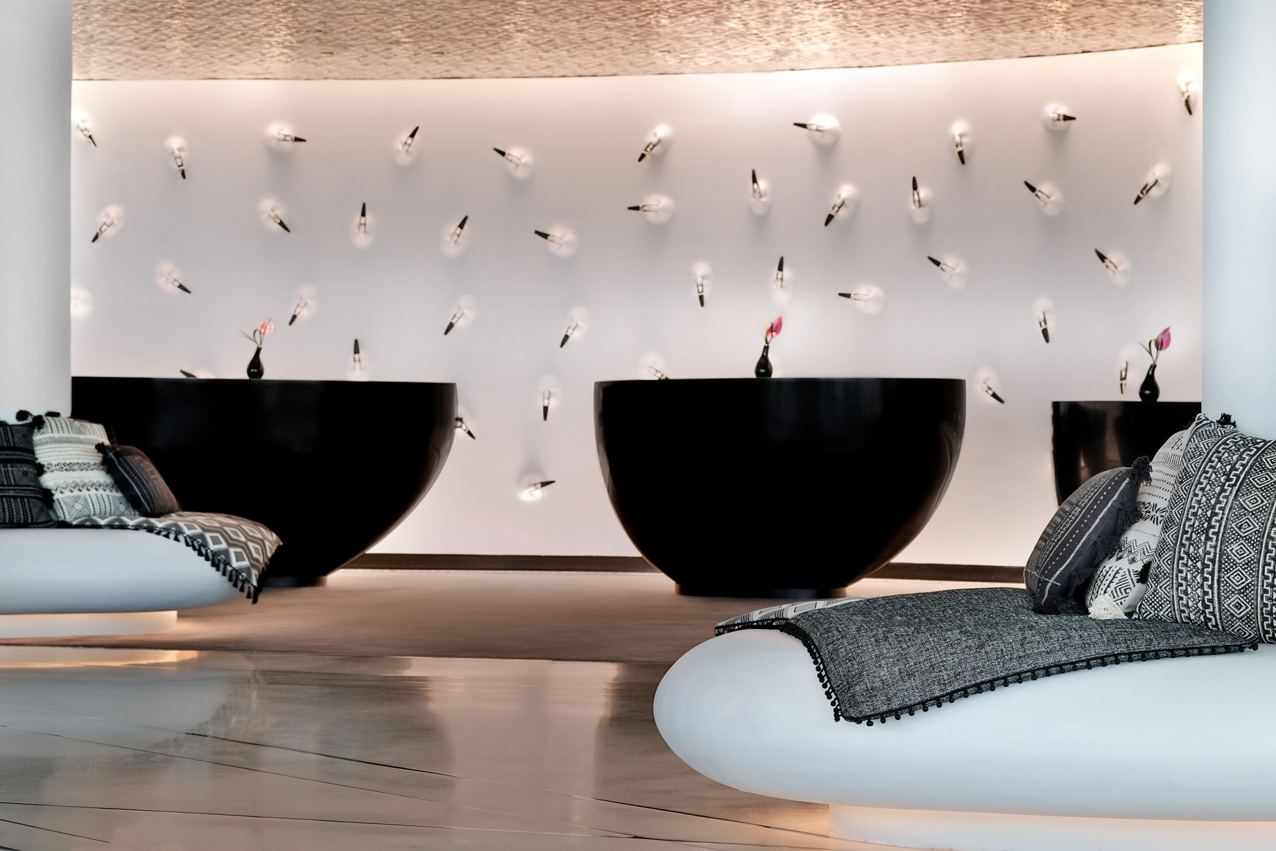 W Abu Dhabi Yas Island Hotel – Abu Dhabi, UAE – Lobby Welcome Desk