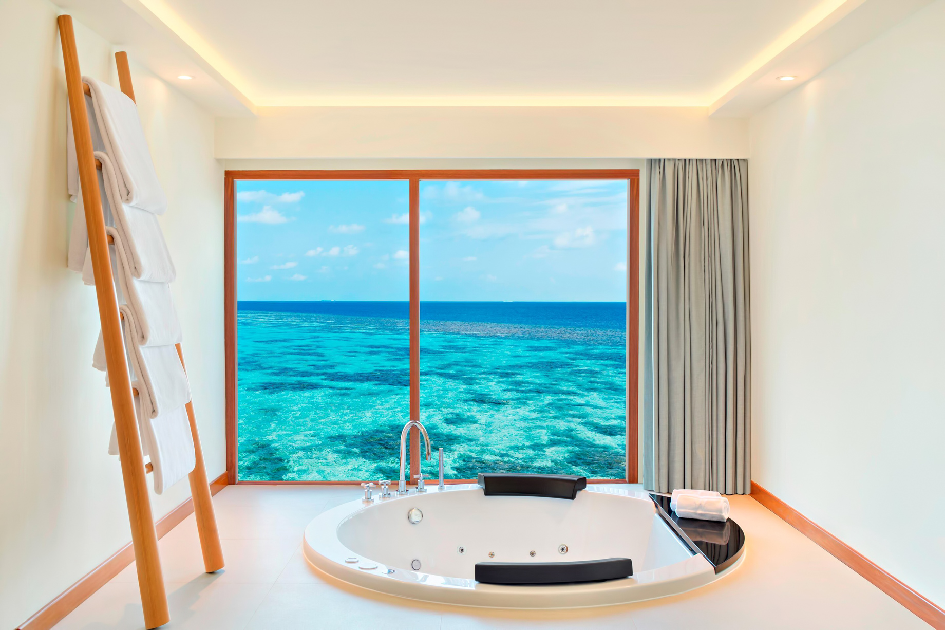012 – W Maldives Resort – Fesdu Island, Maldives – Extreme WOW Ocean Haven Bathroom