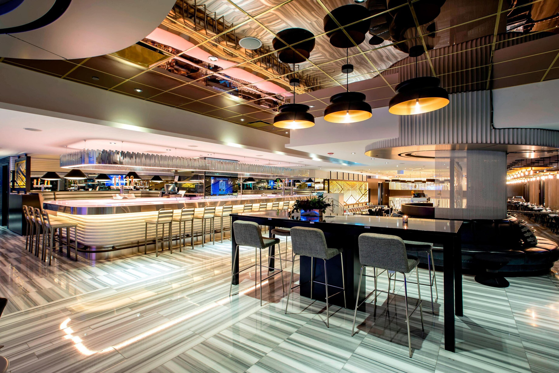 W Chicago Lakeshore Hotel – Chicago, IL, USA – The Living Room Bar Decor